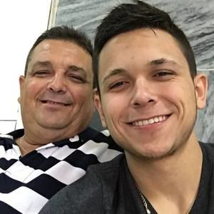 Meet your Posher, Leo